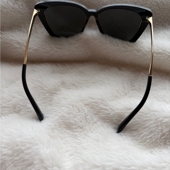 DIFF Becky IV Polarized Black Sunglasses - Picture 4 of 5